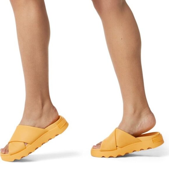 Sorel Viibe Crisscross Slide Sandals Leather Slip On Yellow Ray Sizes 9 NEW - Picture 1 of 7